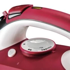 Russell Hobbs Ultra Steam Pro Iron 2600W -Energizer Shop 312133 russell hobbs ultra steam pro iron 2