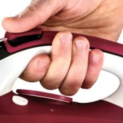 Russell Hobbs Ultra Steam Pro Iron 2600W -Energizer Shop 312133 russell hobbs ultra steam pro iron 5